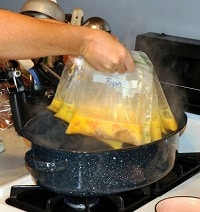 no-mess-camping-omelettes-in-a-bag