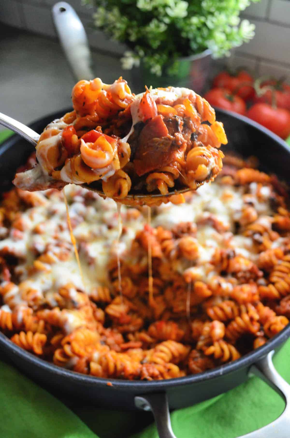 one pot supreme pizza pasta skillet dinner for camping